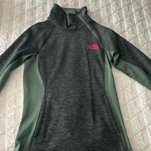 North face pullover
